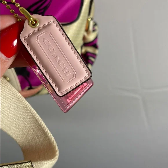 Vintage Coach Poppy Kyra Tote with Floral Pattern - Picture 17 of 17